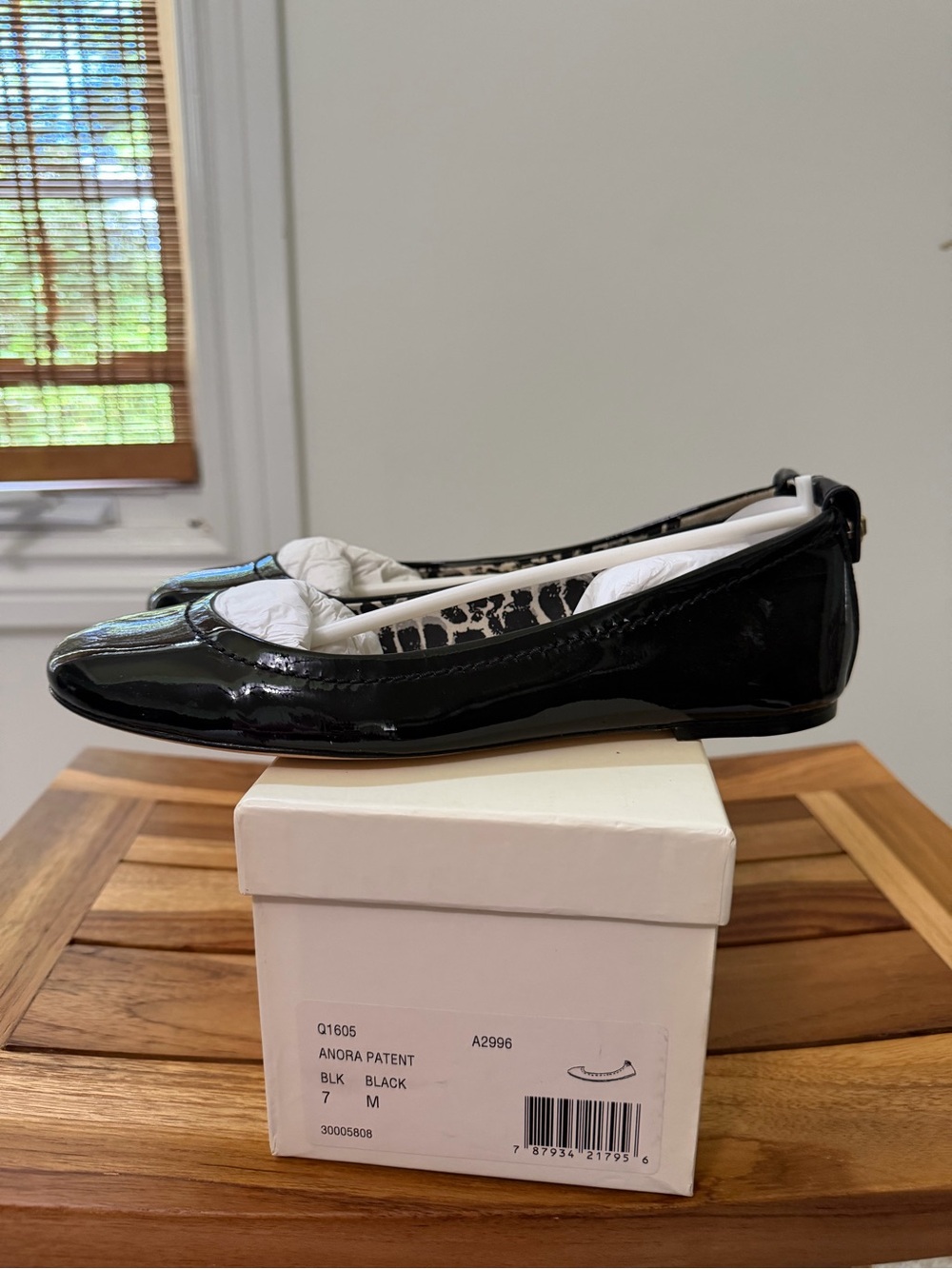 NIB Authentic Coach Anora Black Patent Leather Flats Size 7 - Picture 7 of 11
